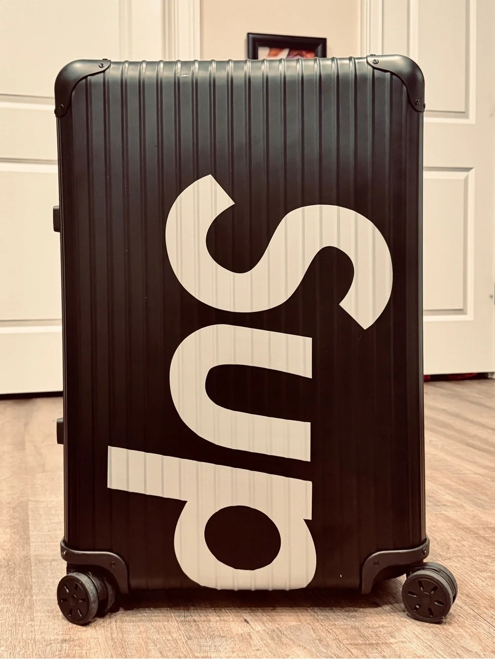 Supreme x RIMOWA Topas Multiwheel 82L - Mint!